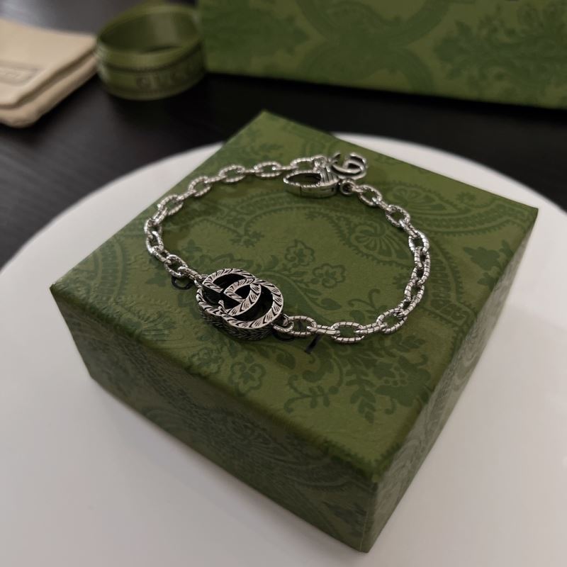 G*u*i bracelets